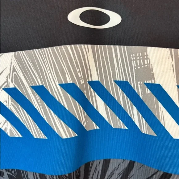 Oakley Black and Blue Men's Shirt Medium - Picture 3 of 6